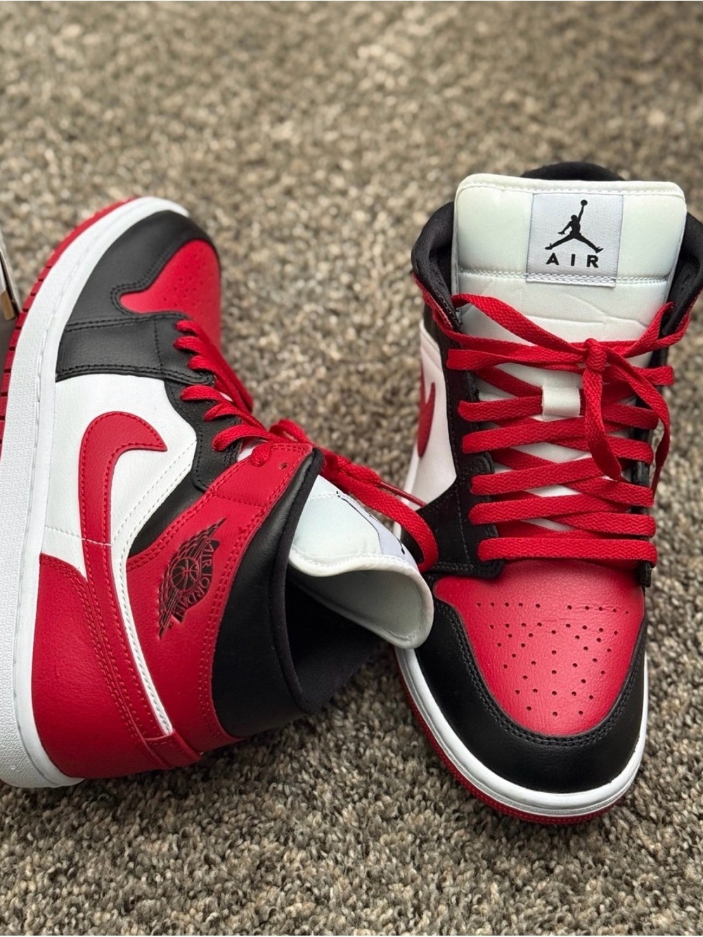 Jordan Air Jordan 1 Mid White Black Red - Picture 3 of 7